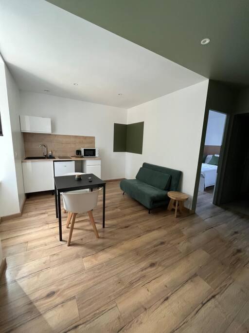 Sud-lescinqsuites Le Saint Laurent-dabnb Appartement